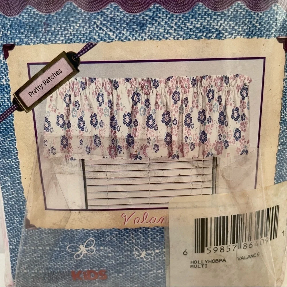 Holly Hobbie and Friends pretty patches valance new